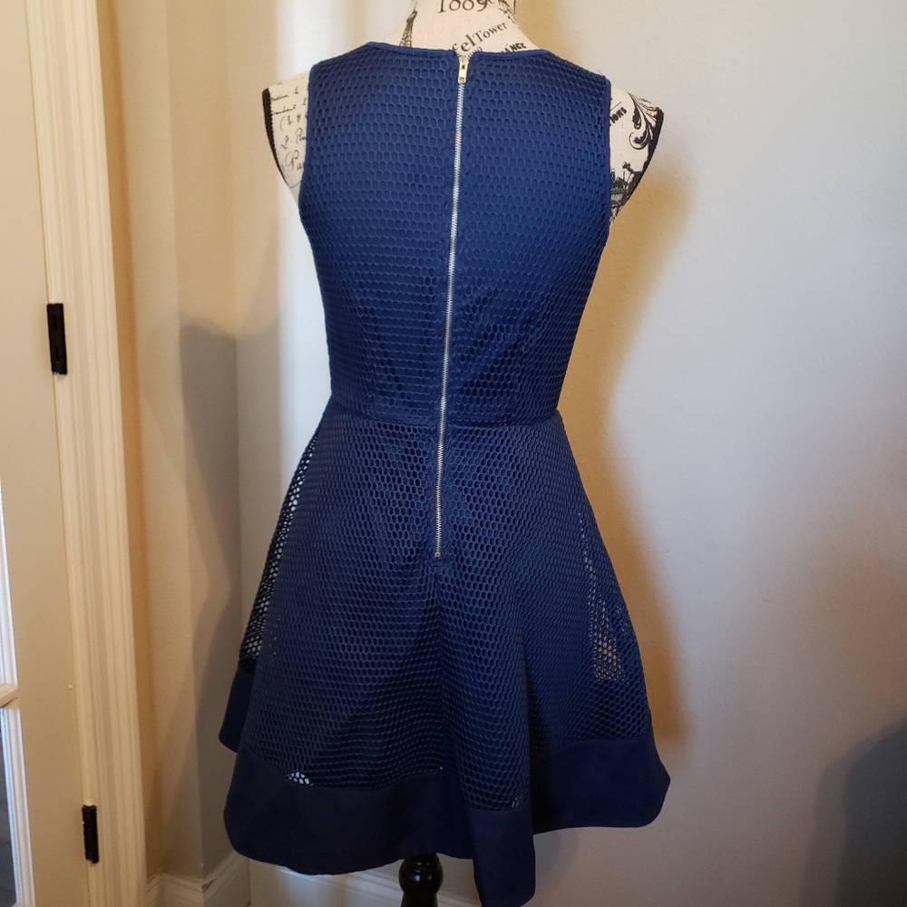 Dress - Picture 3 of 7